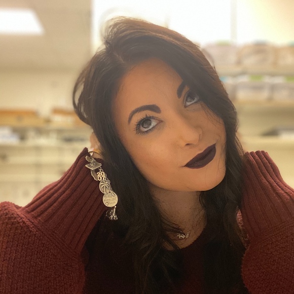 Meet your Posher, Ana - Picture 1 of 1